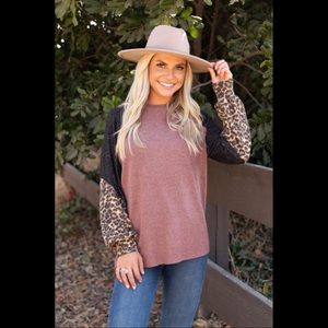 ❗️ON SALE❗️Long sleeve mauve/leopard top